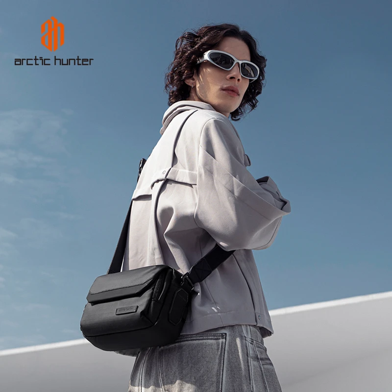 Simple And Stylish Crossbody Bag price